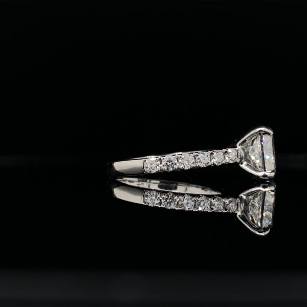 Gorgeous 2.5 Carat E/VS1 Radiant Cut With Marqui and Round Ring The Lindsey Set Lab Diamond IGI Certified - Image 3