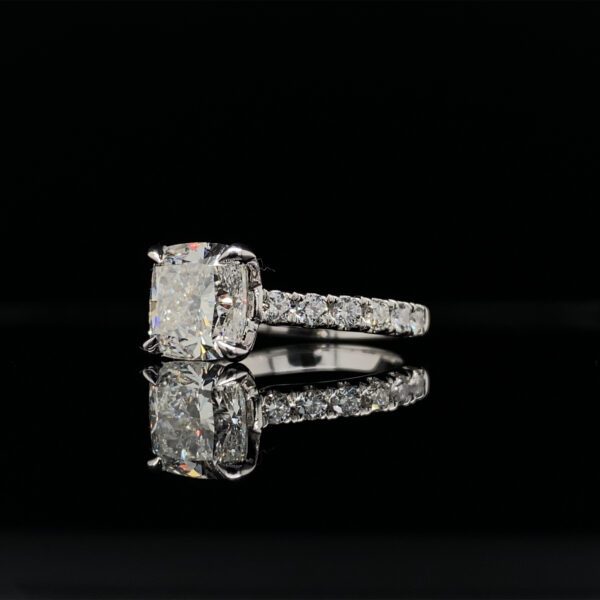 Gorgeous 2.5 Carat E/VS1 Radiant Cut With Marqui and Round Ring The Lindsey Set Lab Diamond IGI Certified - Image 4