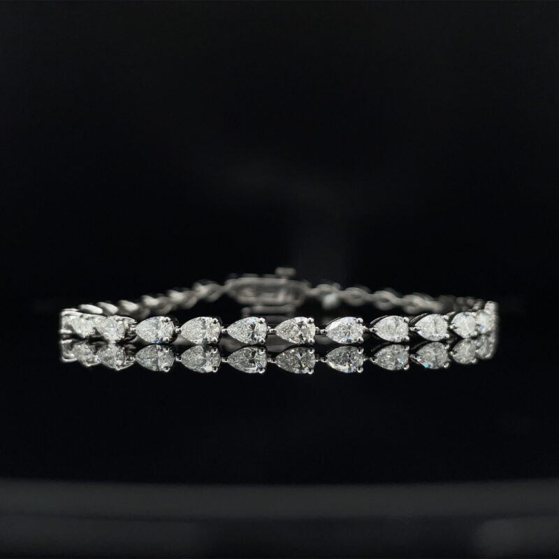 5 CTW Pear Lab Grown Diamond Tennis Bracelet – East-West, 7 inches